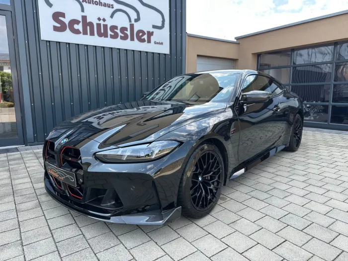 BMW M4 CS