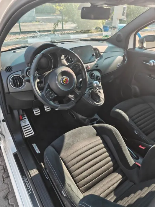 Abarth 695C / Sabelt GT Sitze / Adaptive Dämpfer