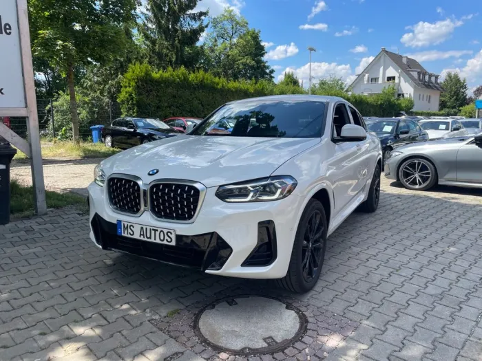 BMW X4 30d M-Sport*Laser*Panorama*Keyless*HuD* 360°