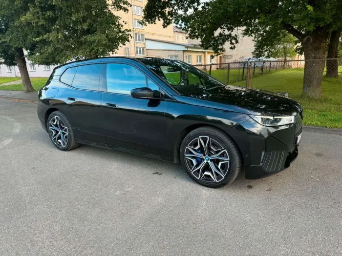 BMW iX xDrive50 -