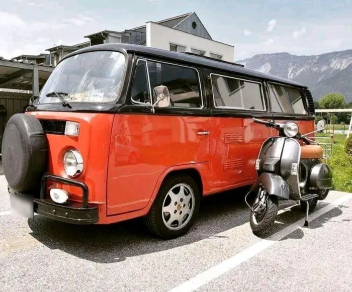 Volkswagen VW Bus T2b Münich Camping Ausbau