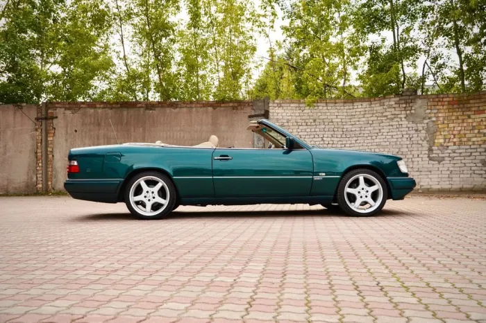 Mercedes-Benz 240
