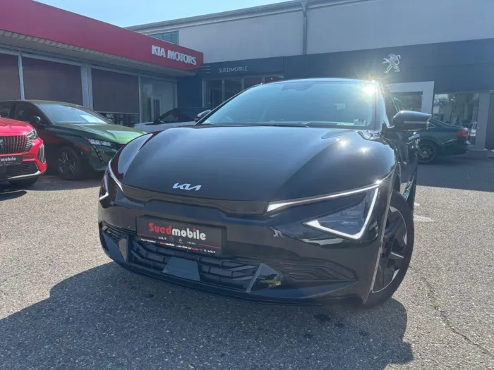 Kia EV6 84-kWh Earth