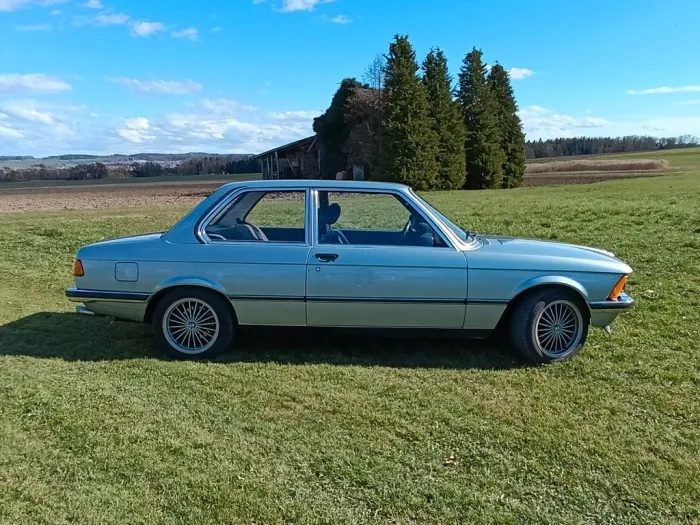 BMW 323i E21