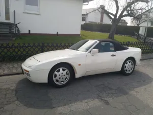 Porsche 944