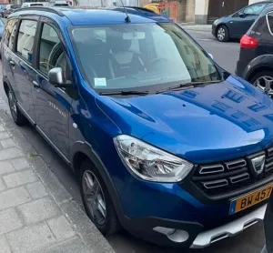 Dacia Lodgy Stepway Selection Blue dCi 115 7-Sitze...