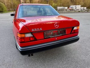 Mercedes-Benz 260 E