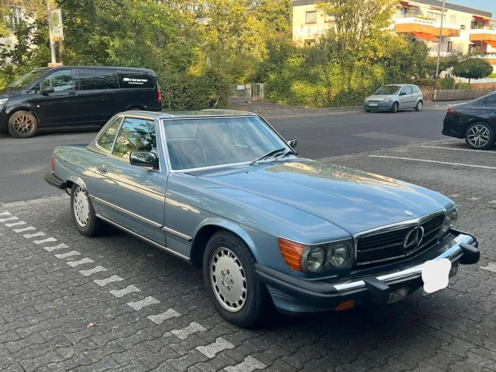 Mercedes-Benz SL 560